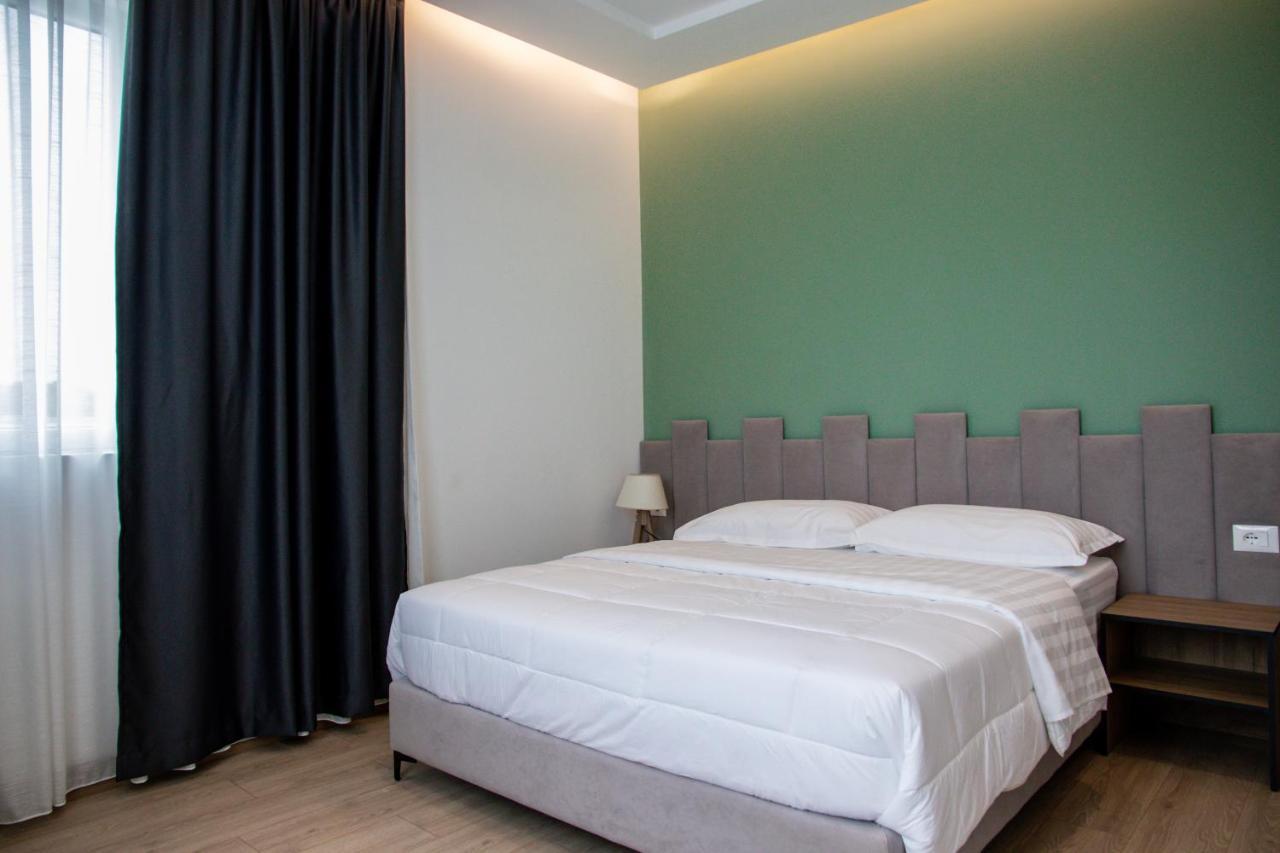 Hotel Blini Shkoder Bagian luar foto