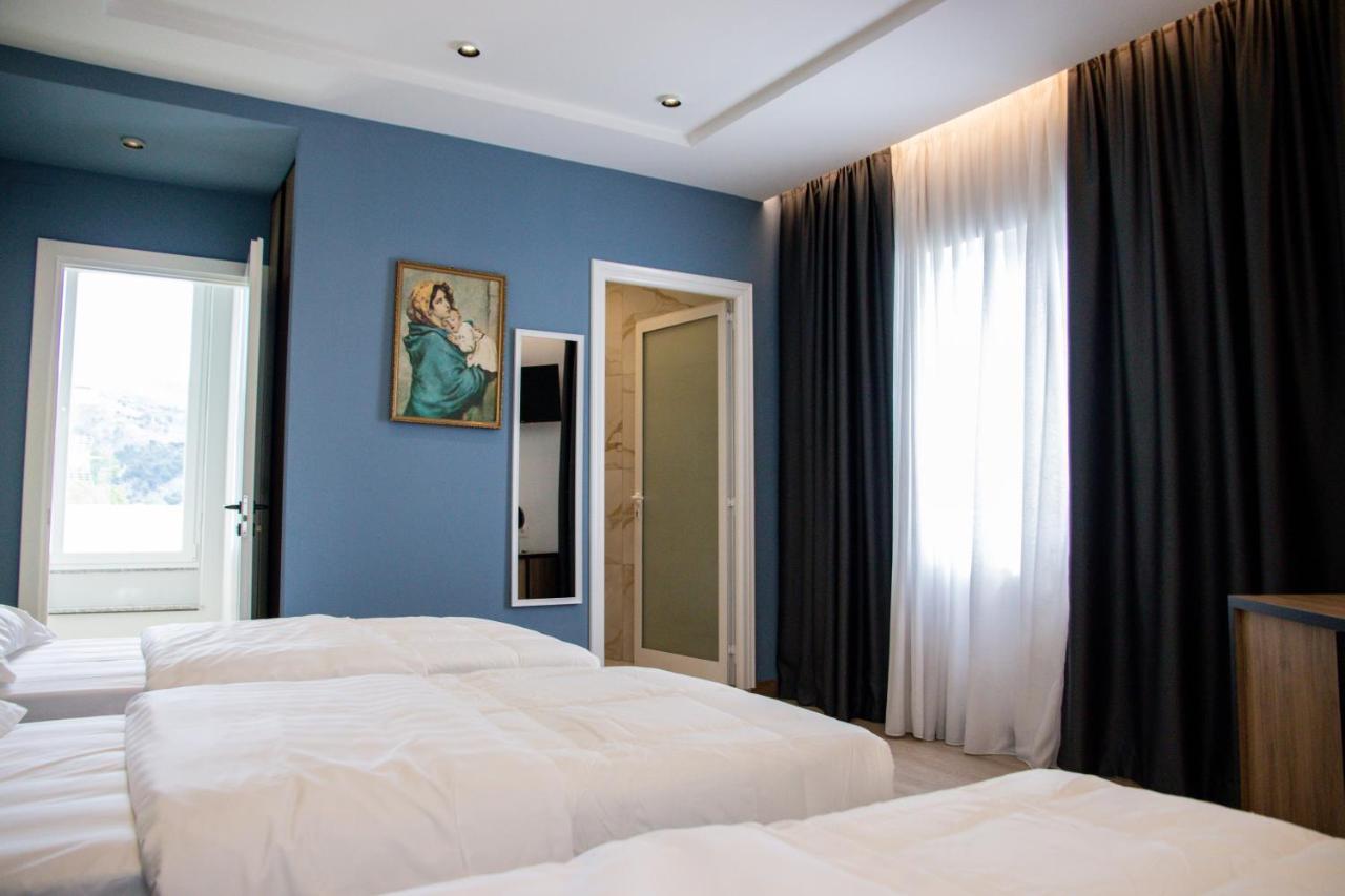 Hotel Blini Shkoder Bagian luar foto