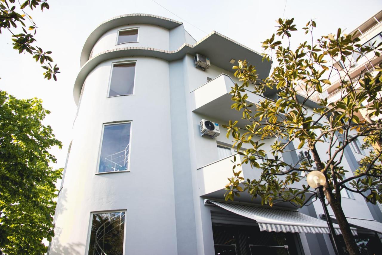 Hotel Blini Shkoder Bagian luar foto