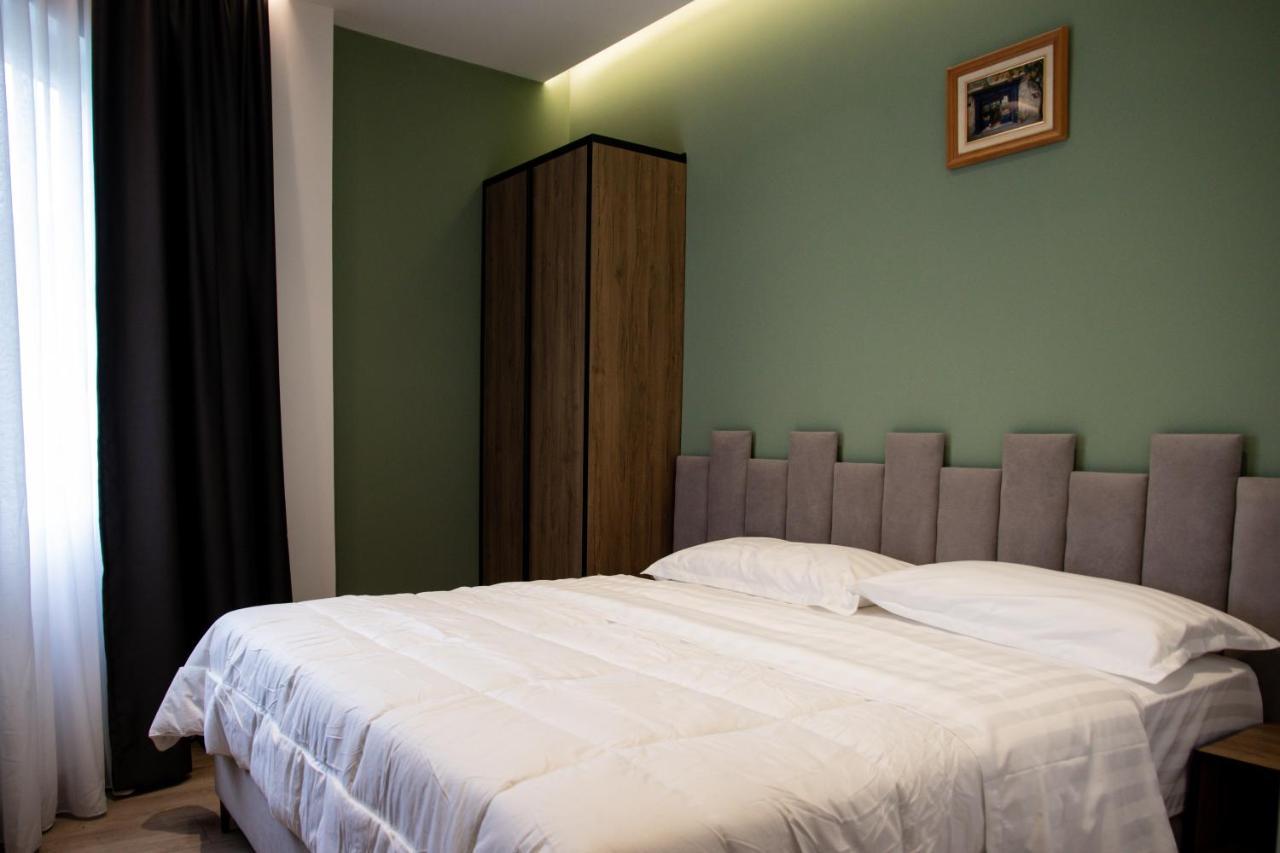 Hotel Blini Shkoder Bagian luar foto