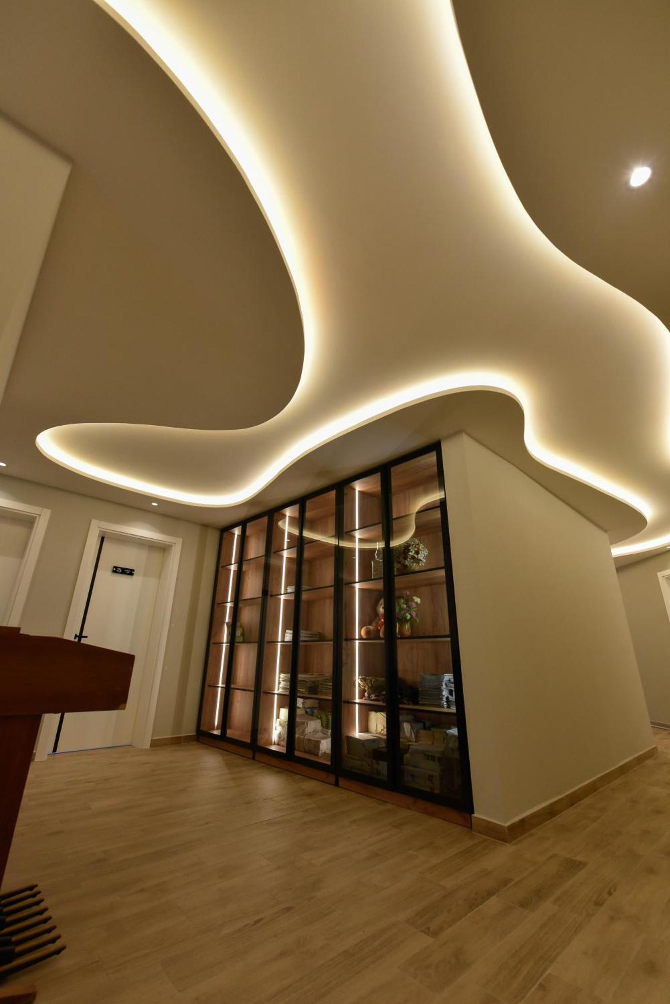 Hotel Blini Shkoder Bagian luar foto