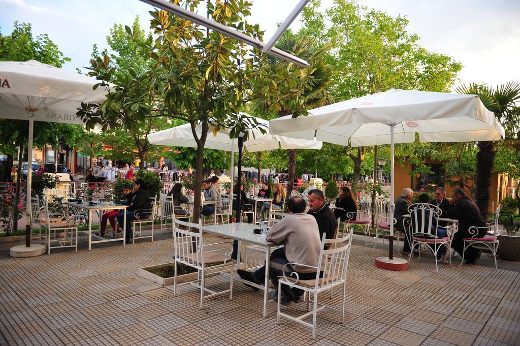 Hotel Blini Shkoder Bagian luar foto
